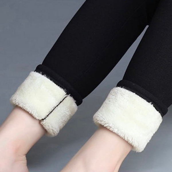 Plush Leggings - Enjoy Your Favorite Pants Now with Fleece